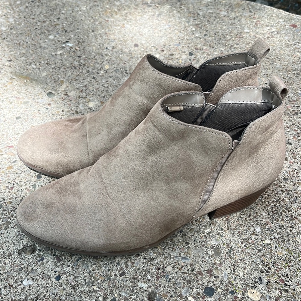 American Eagle ankle boots